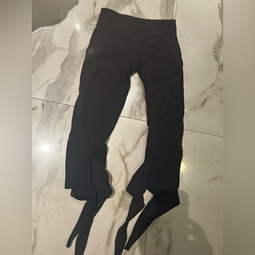 Lululemon Athletica Black Ankle Cropped Pants bow wrap